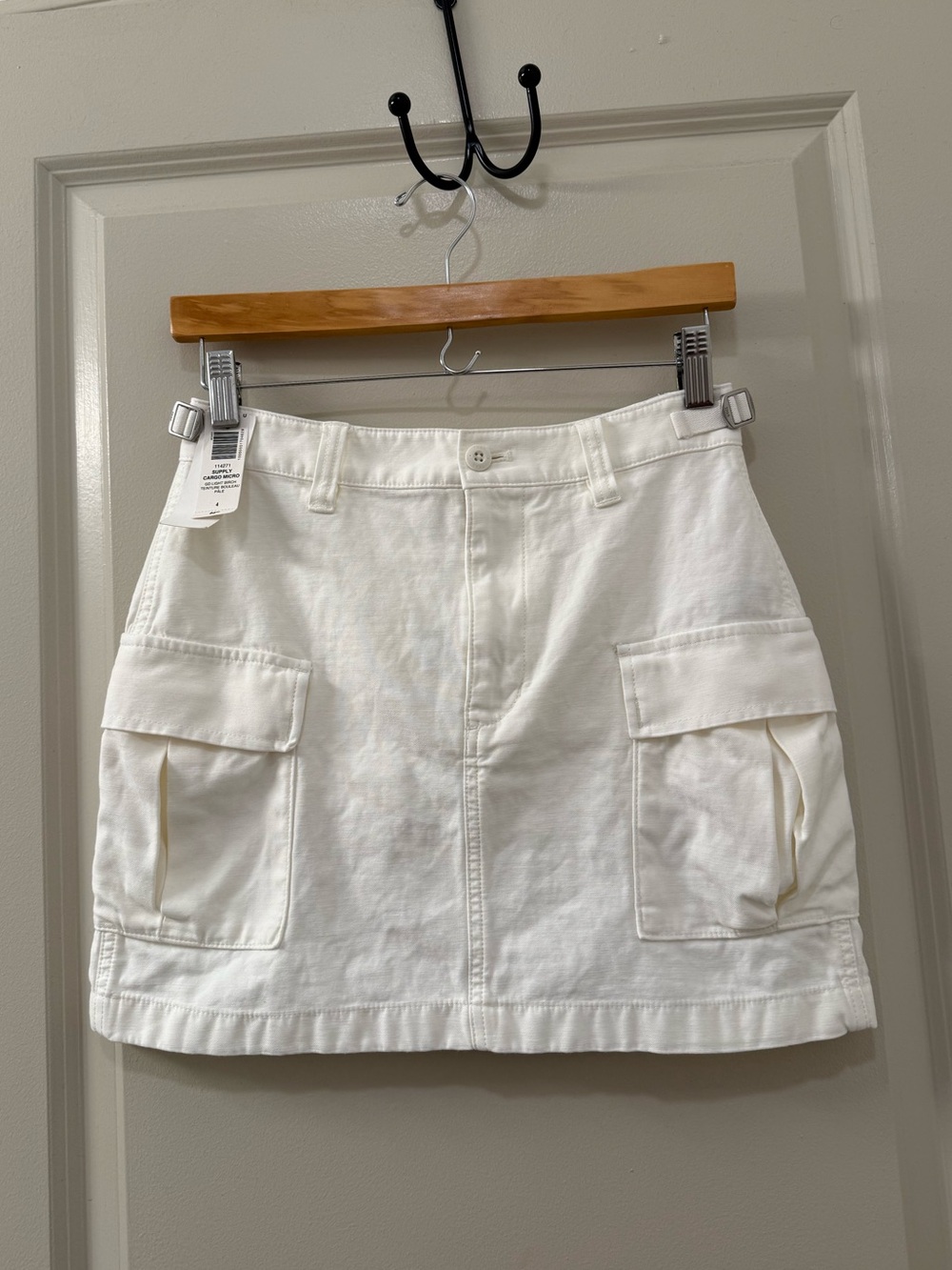 Aritzia TNA Supply Cargo Micro White Mini Skirt